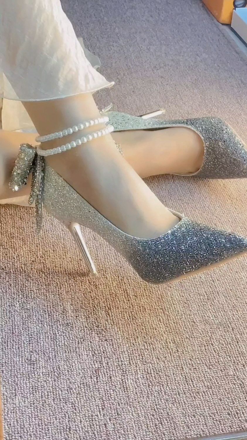 大蝴蝶结高跟鞋好美
