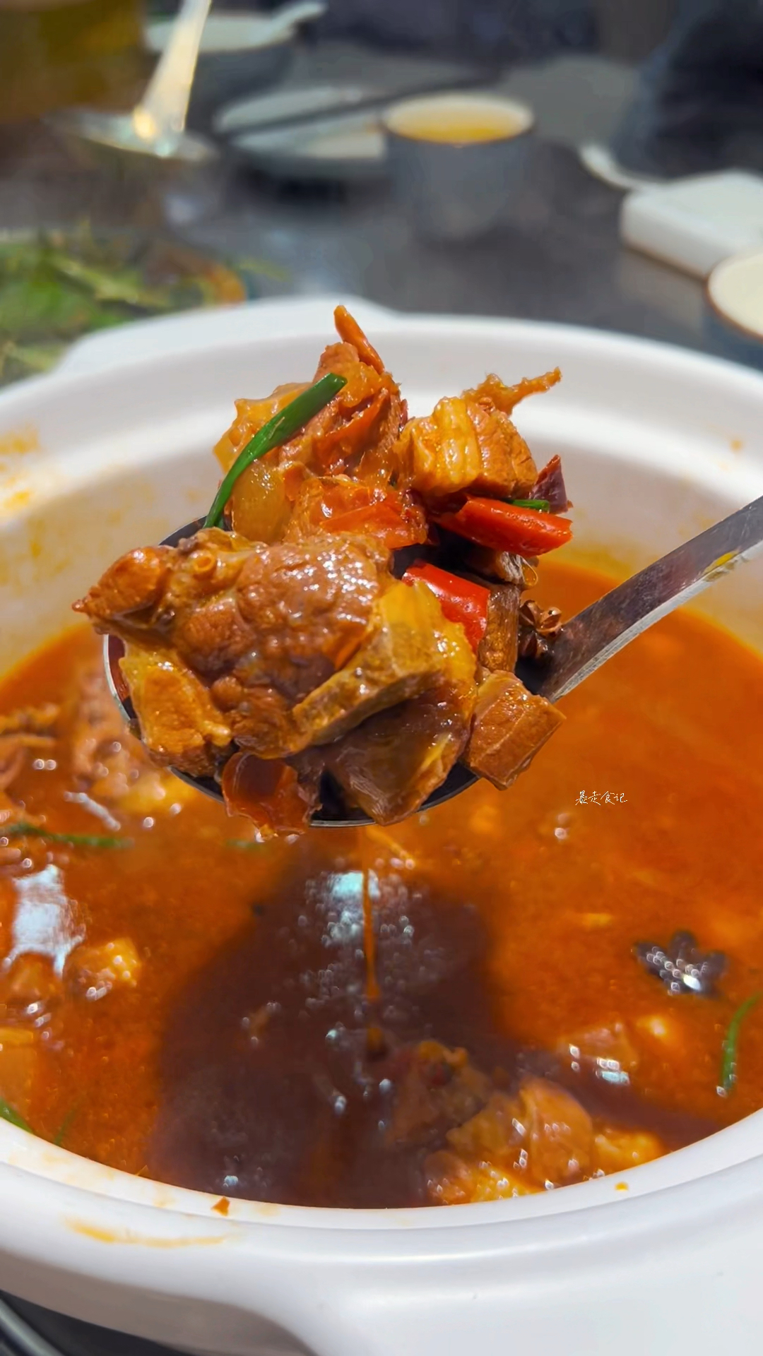 郑州北郊吃鲜羊肉的好地方,你喜欢吃红焖羊肉,还是吃清炖羊肉