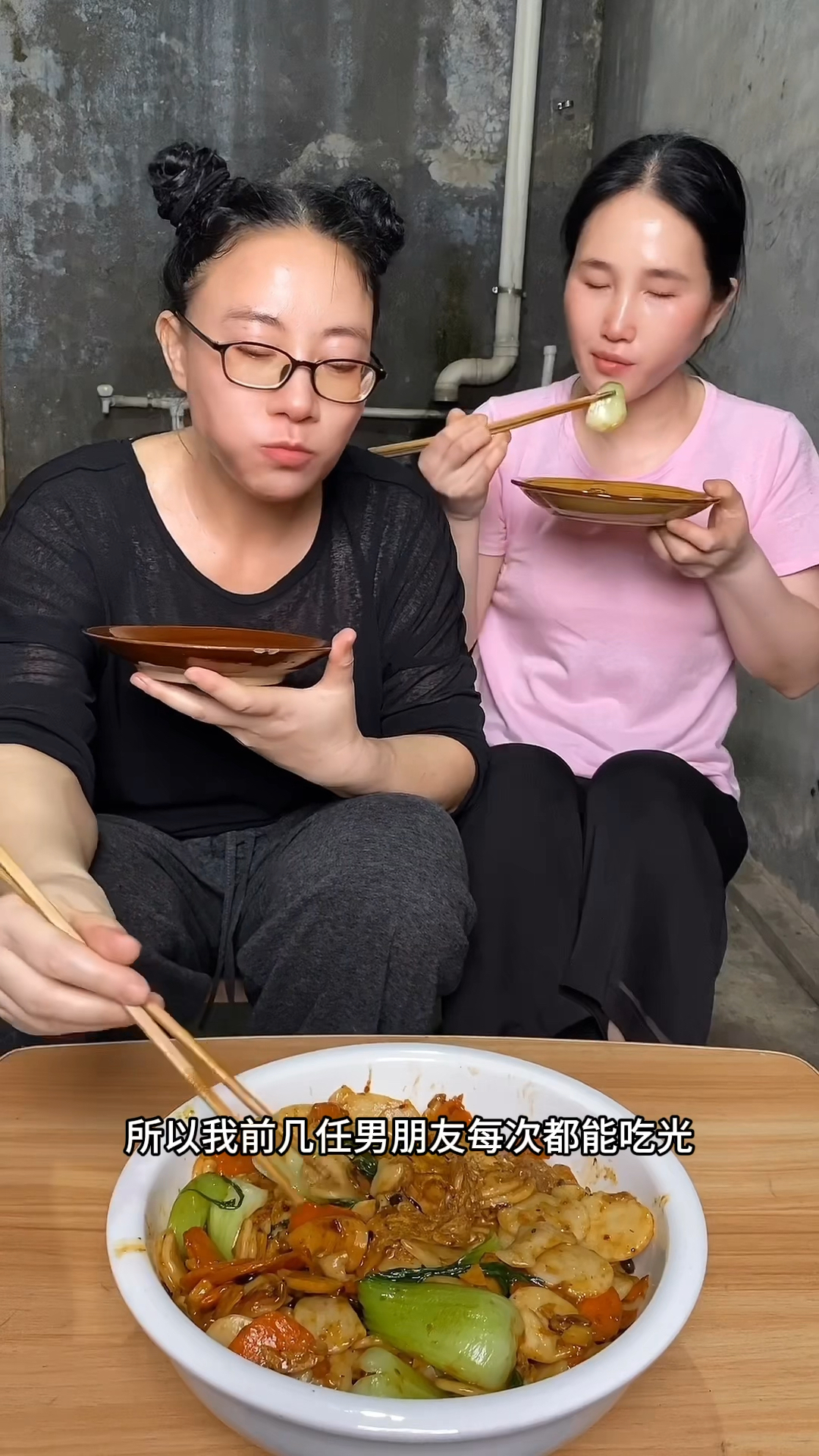 谁能拒绝暖暖乐乐又香香辣辣的辣炒年糕呢