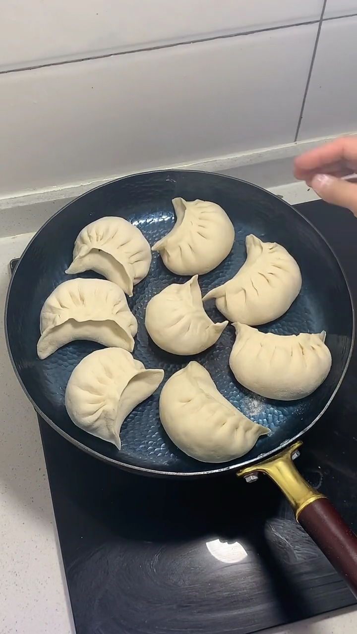 这样做的大煎饺大人孩子都爱吃