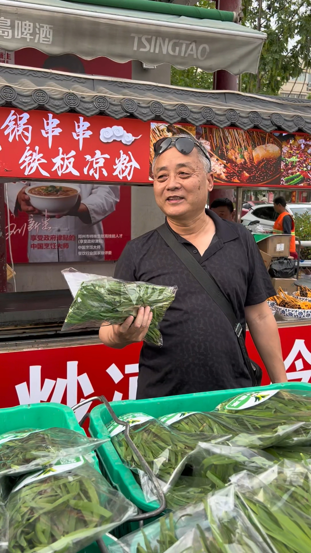 郑州网红菜蟒的秘密被公开了!就是井甜韭菜,刘新生菜蟒值得来吃