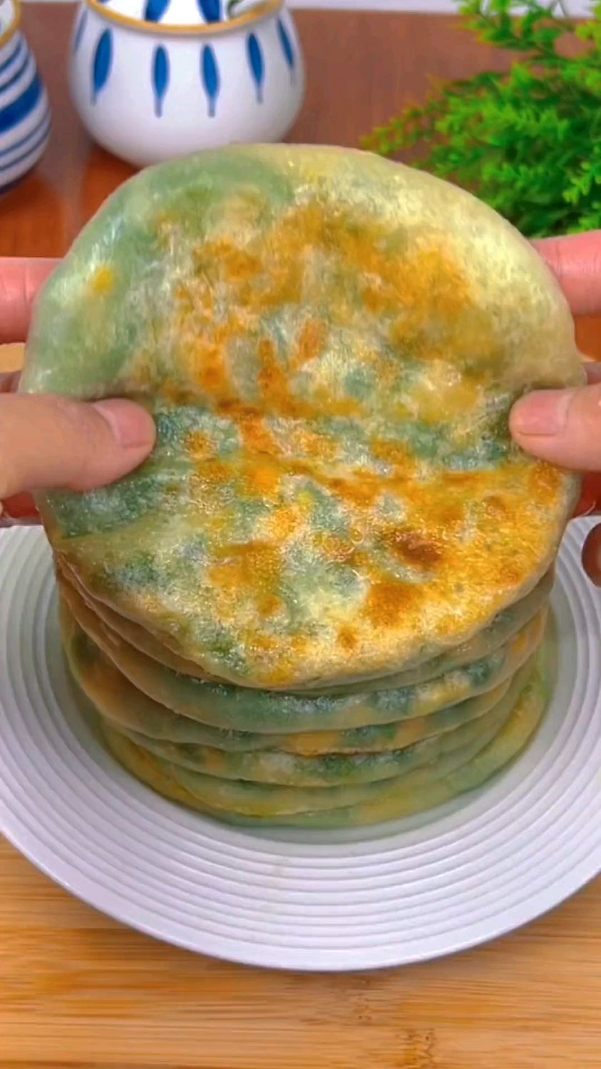 家里有韭菜的一定要试试这个韭菜馅饼