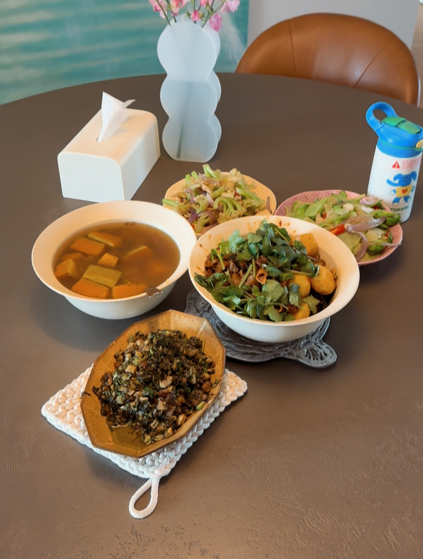 LE女女情侣|与她的一屋两人三餐四季