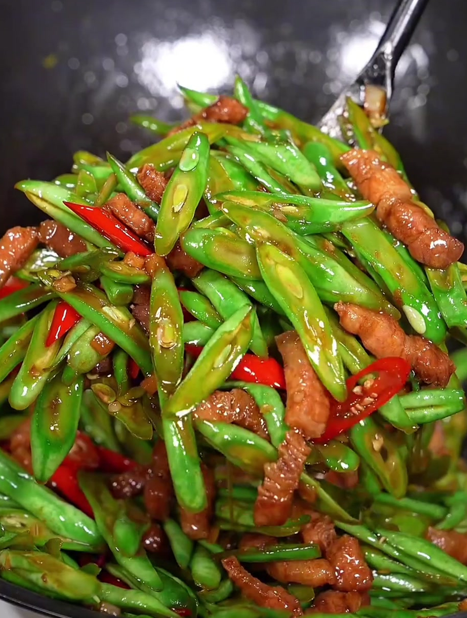 四季豆炒肉像我这样做,做法简单,香辣入味,好吃又下饭