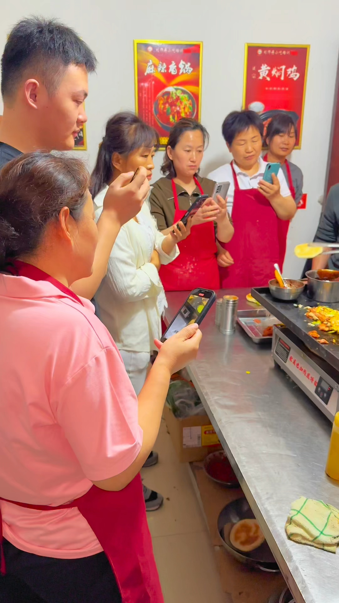 铁板里脊肉饼做法,濮阳小吃培训学校。