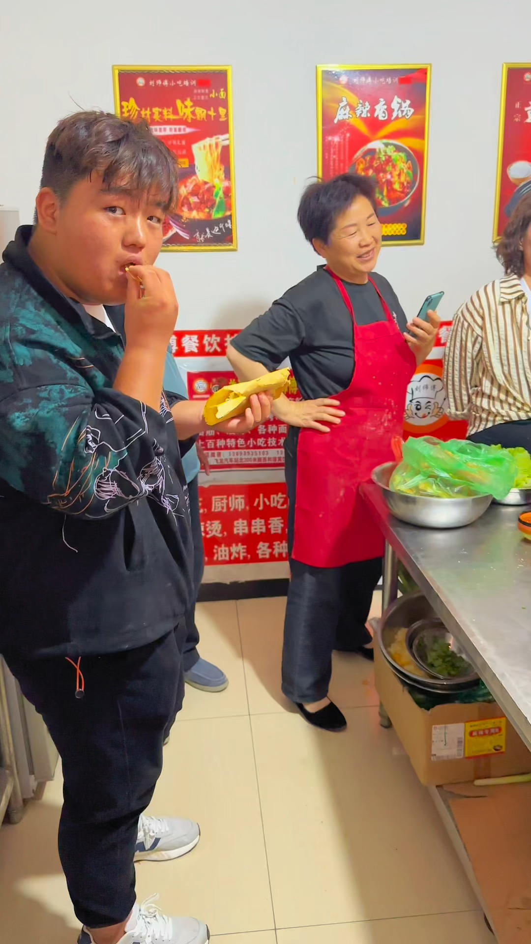 山东杂粮煎饼做法,濮阳小吃培训学校。