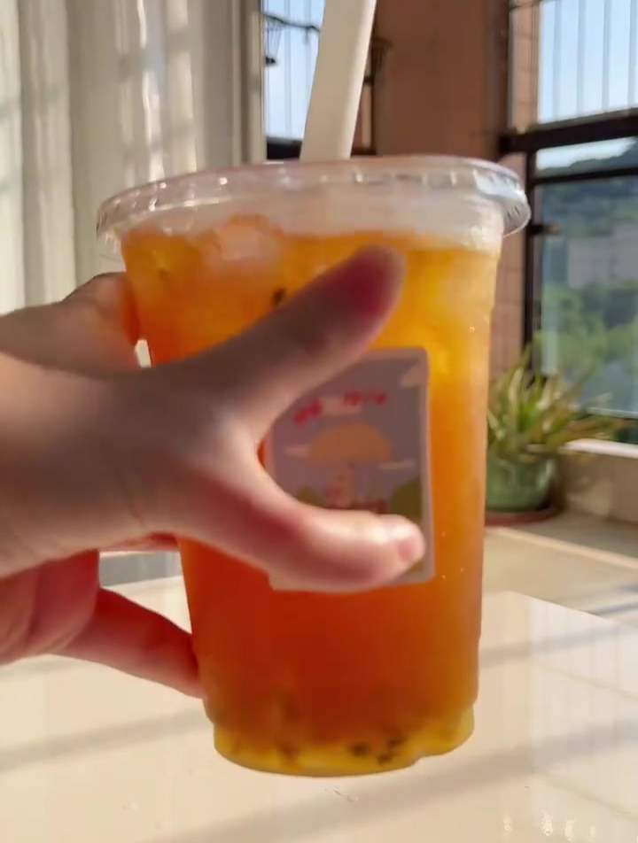 奶茶店的百香果柠檬茶是这样做的