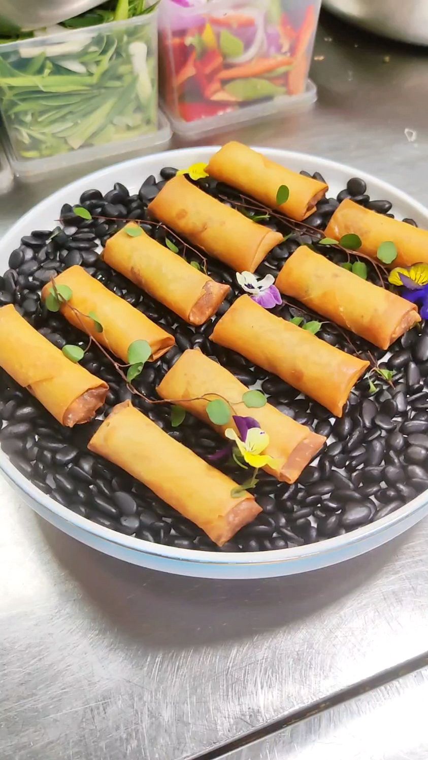用香椿加馅料包的春卷叫什么名字?