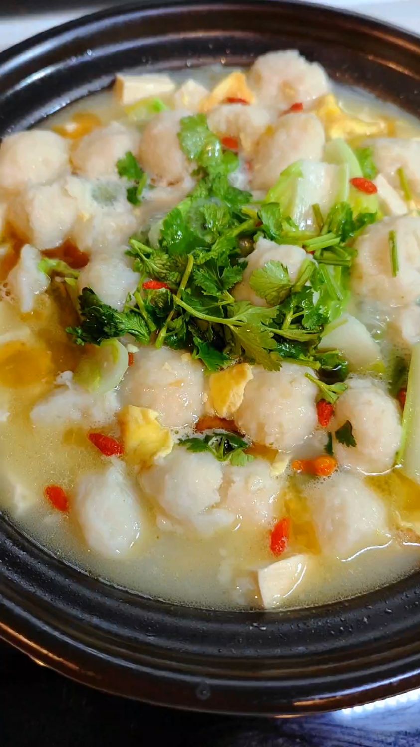 鲜美Q弹的豆腐鱼丸汤,家里大人小孩都喜欢~