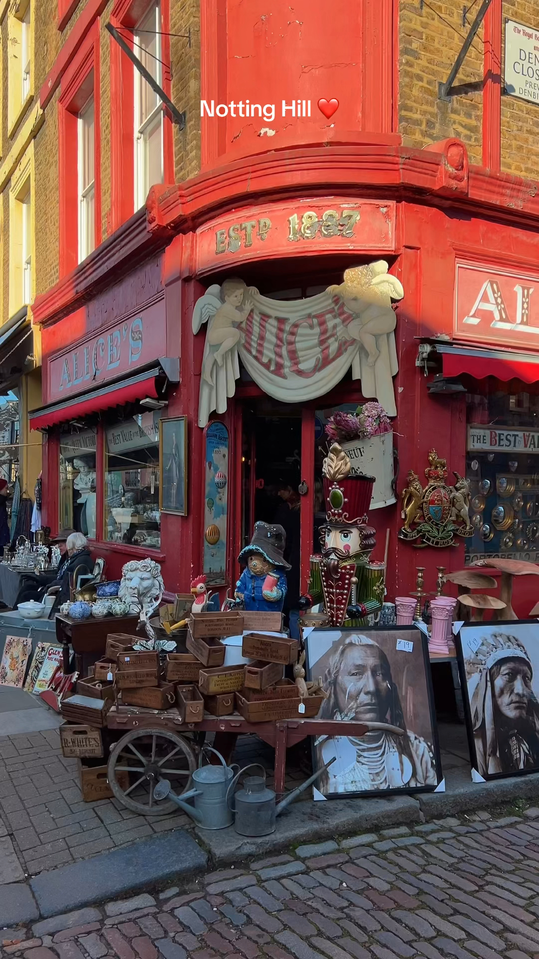 诺丁山(Notting Hill)是英国伦敦西区地名,靠近海德公园西北角