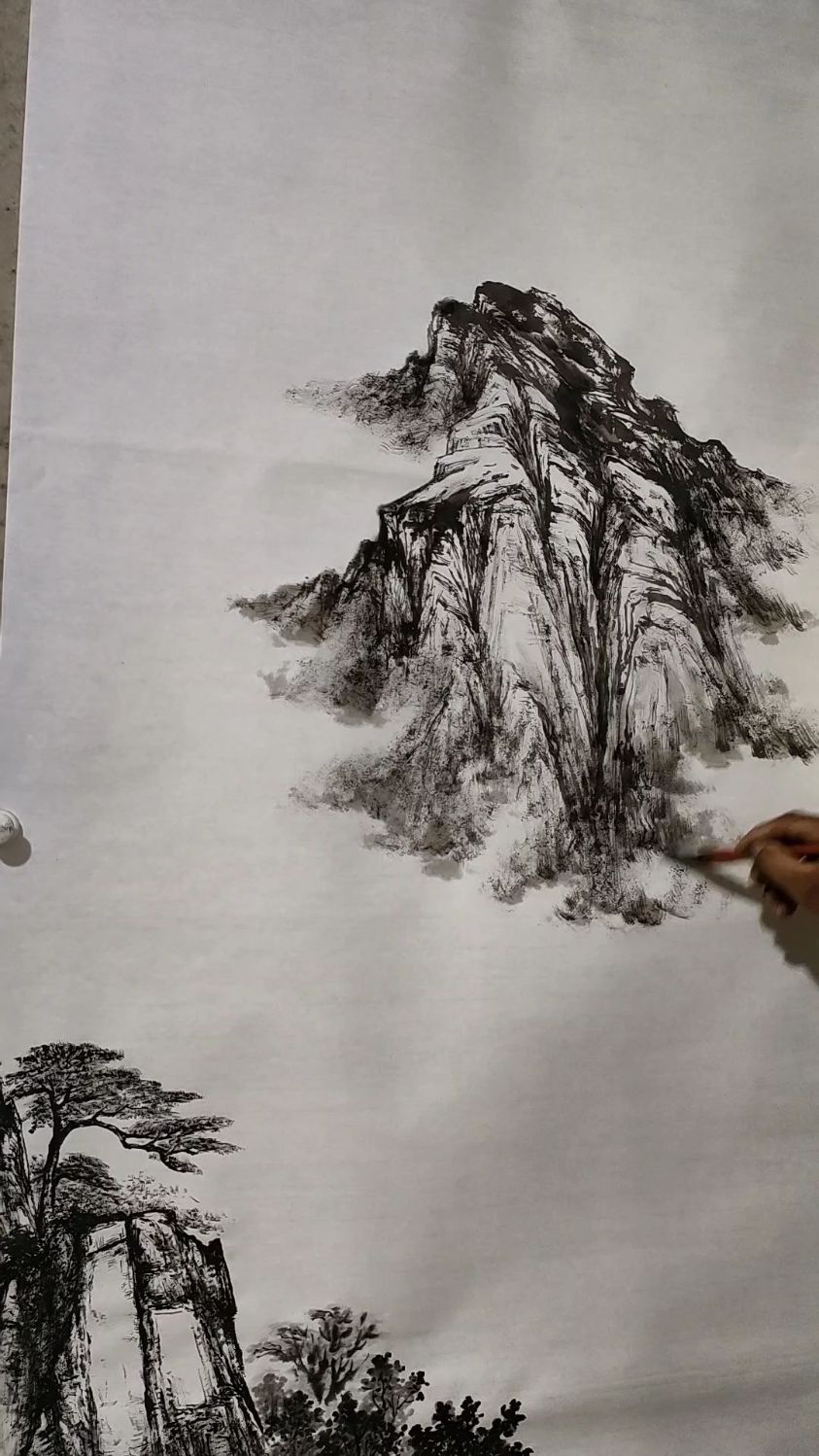 四尺竖幅国画山水墨稿进行中