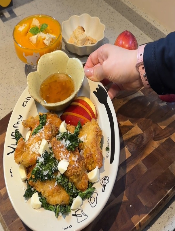 今日午餐vlog,是好吃的炸鸡拼盘哦,无需油炸,轻油好CP