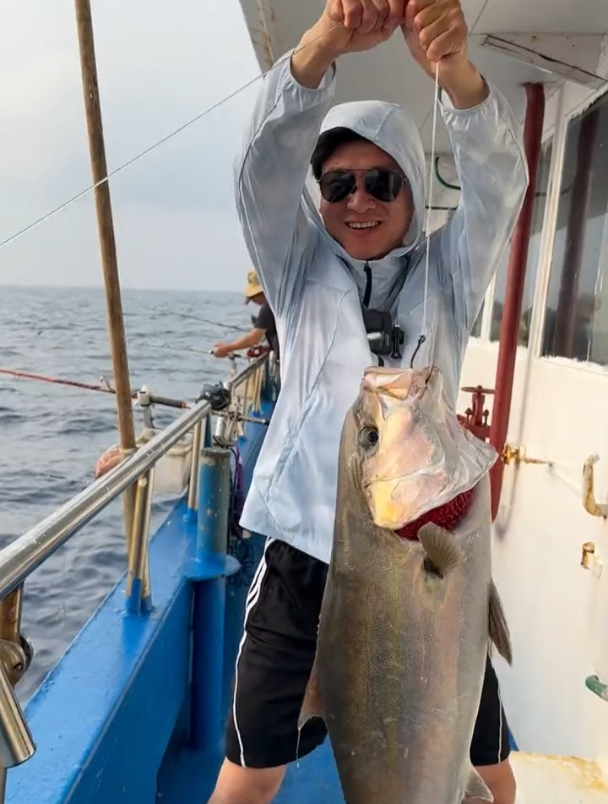 每个钓鱼人心中,都有一个大鱼梦!这辈子总得来体验一次海钓!