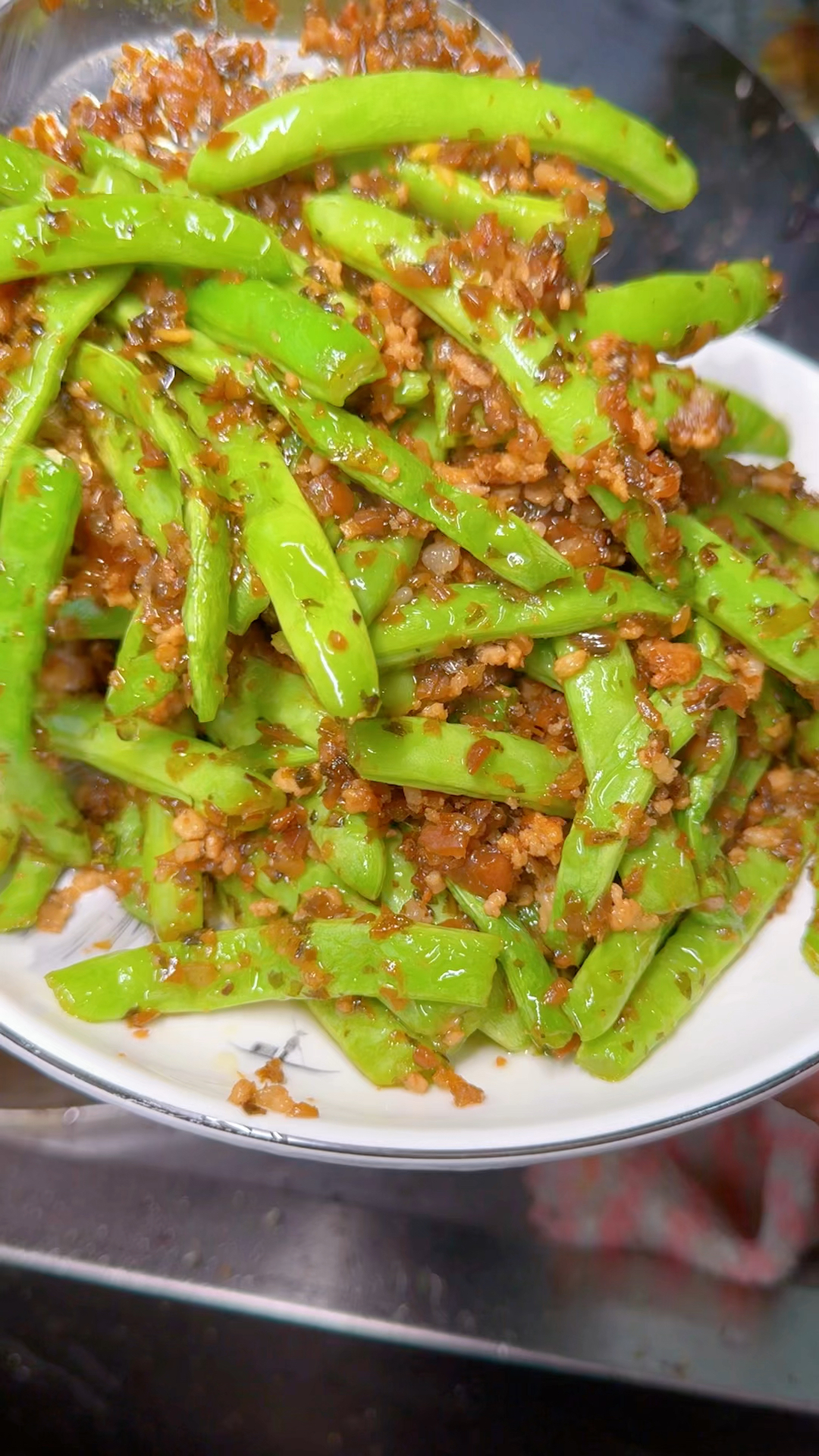 芽菜肉沫四季豆,这样子做,颜色又好看,又好吃,赶紧来收藏!