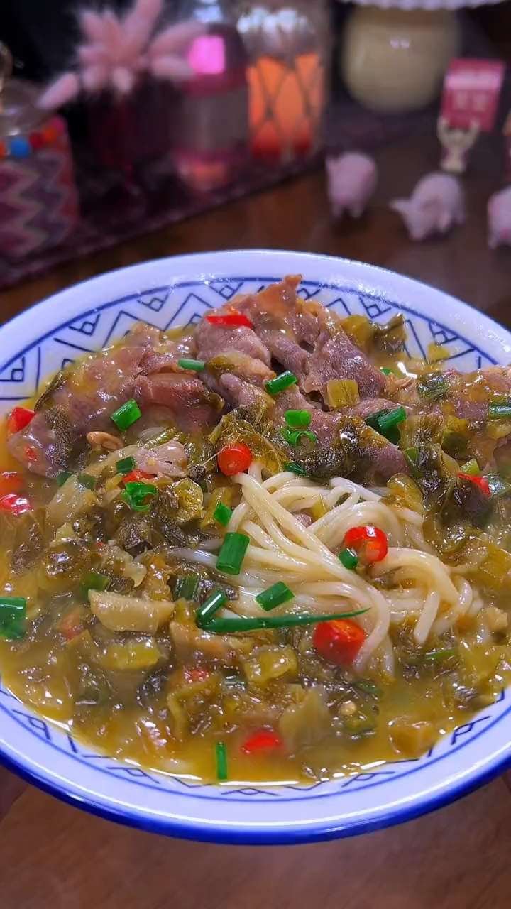 酸辣有开胃的酸菜面,做法还特别简单
