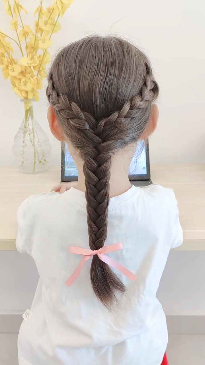 鱼尾辫子发型分享制作