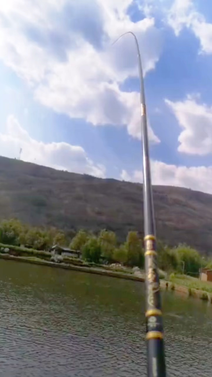 钓鱼人选择鱼竿的标准是什么呢?