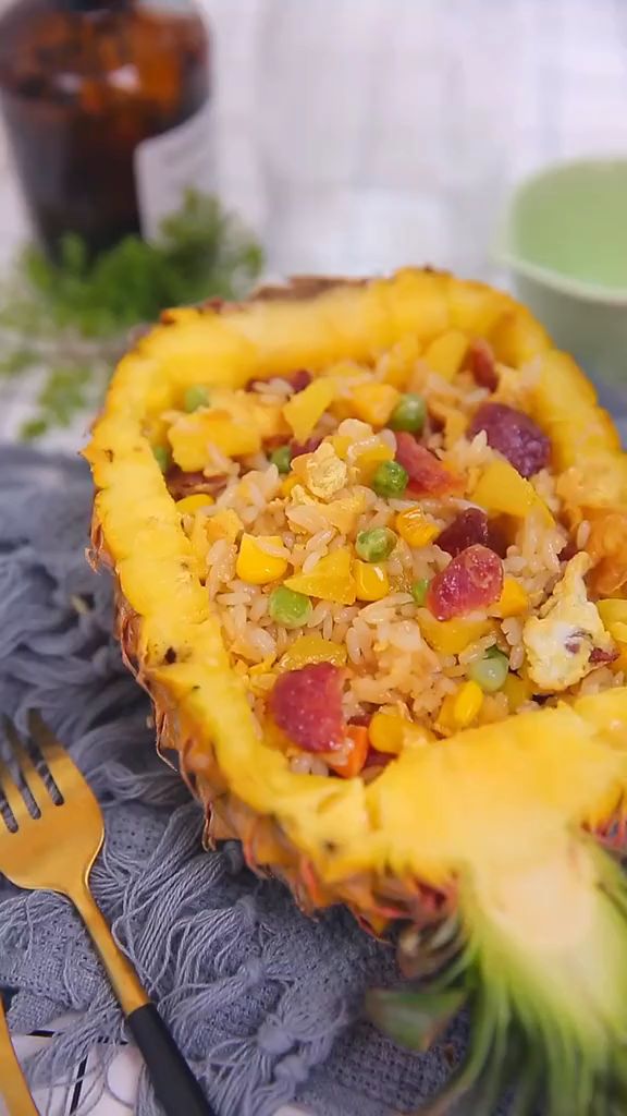 自做香肠菠萝炒饭 姐妹们赶紧学起来吧