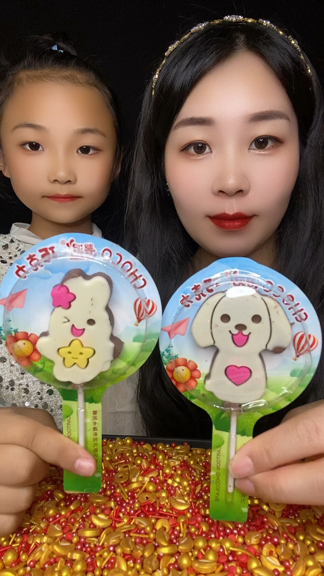 第69集:今天吃卡通巧克力棒棒糖,图案太可爱了