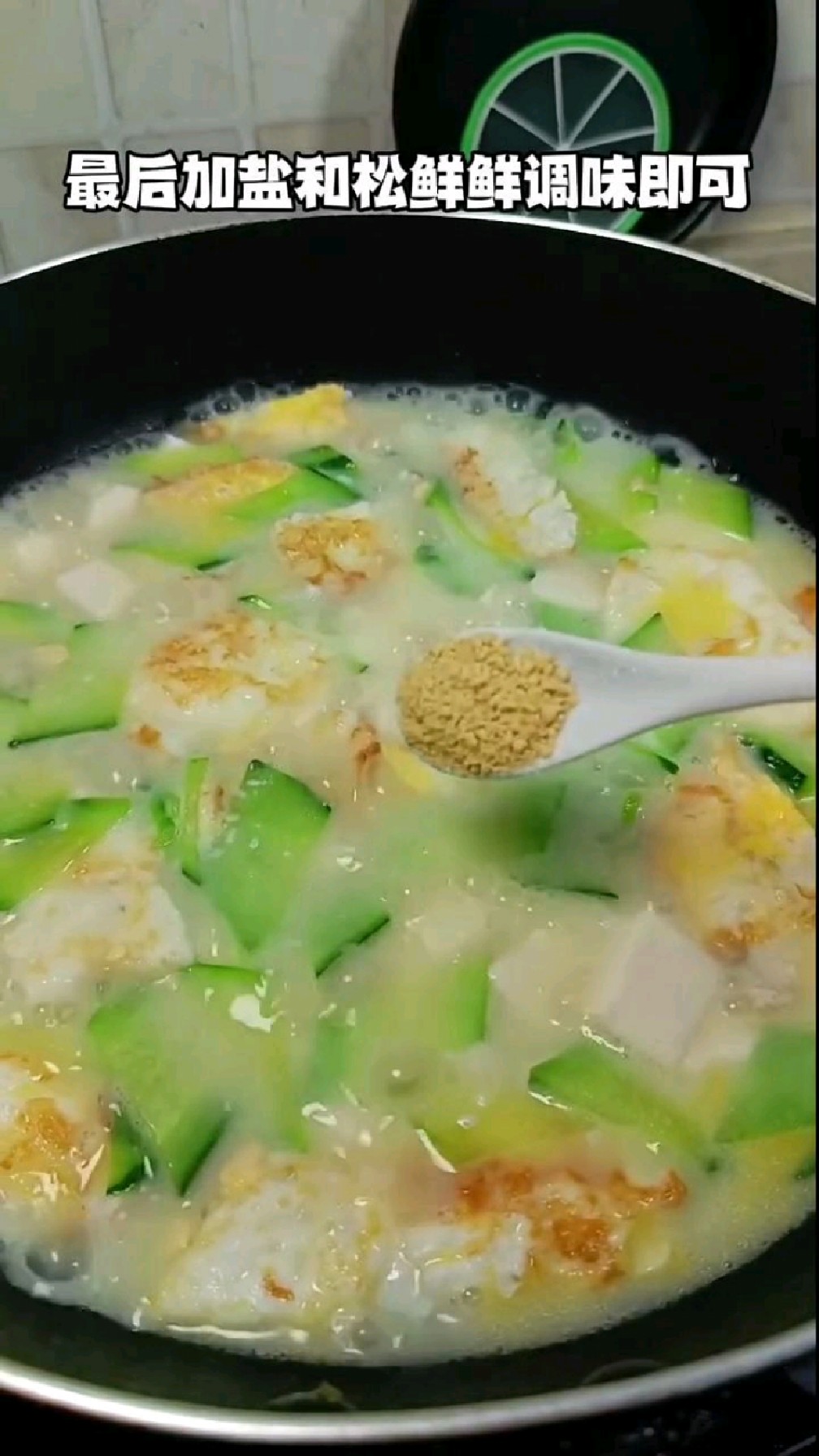 家里有产妇的,快收藏试吧 ,黄瓜鸡蛋豆腐汤