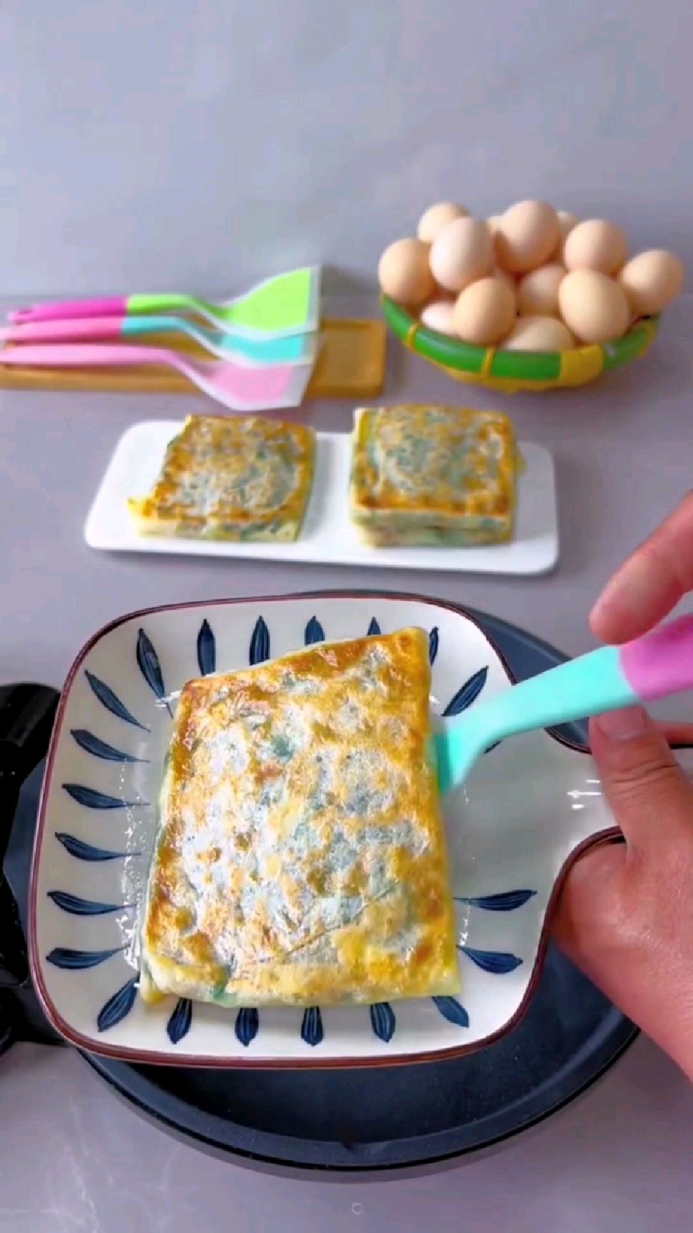 不擀面,不揉面,在家轻松做出好吃的韭菜鸡蛋盒子