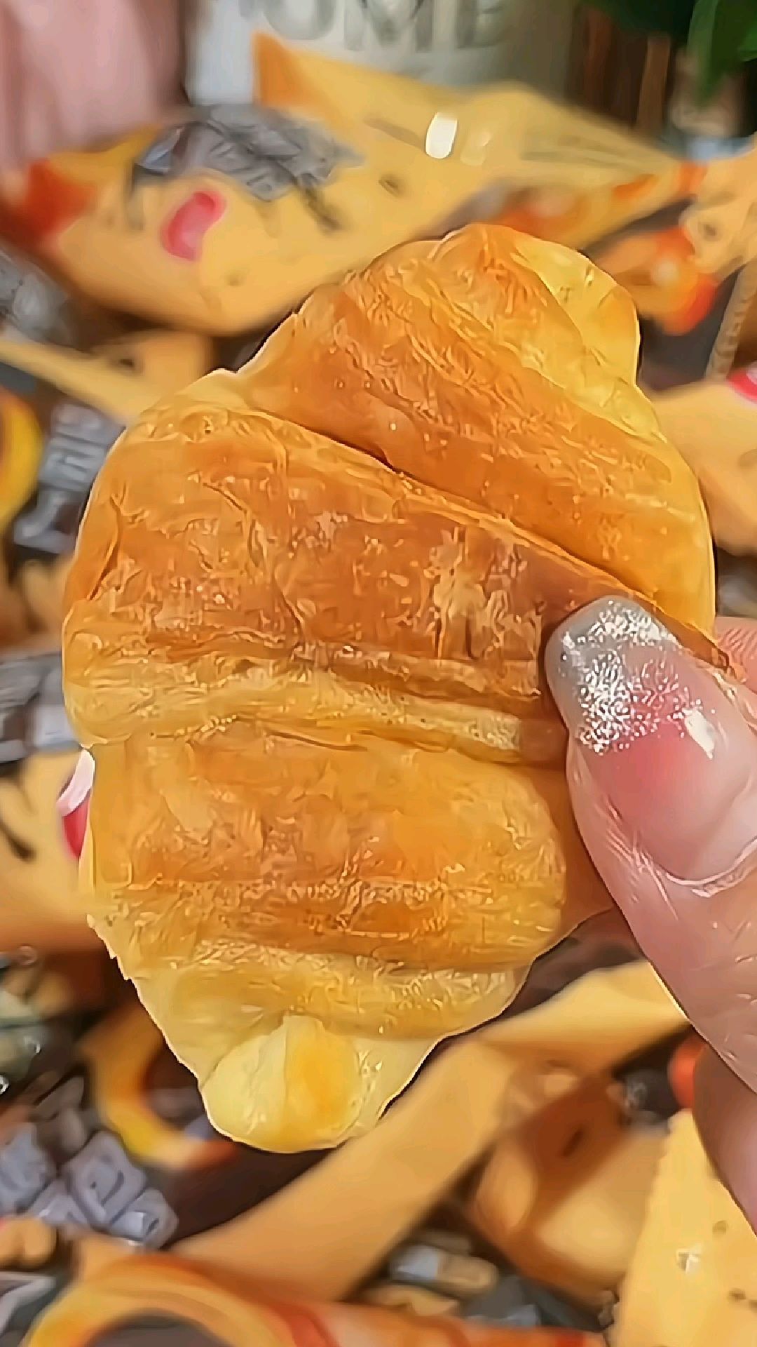 起酥的小牛角包夹着巧克力酱!一口爆浆,巧克力脑袋闭眼冲!!