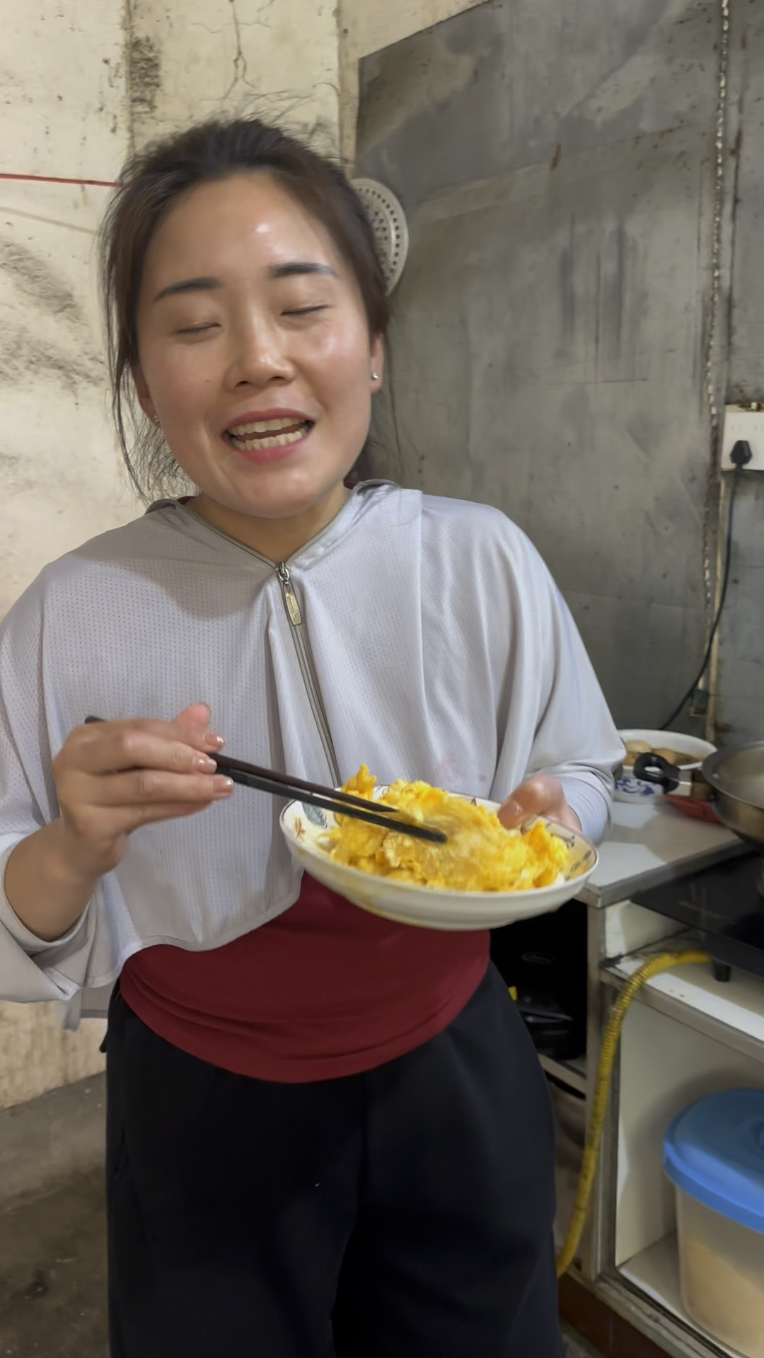 话不多说看视频,土鸡蛋颜色就是正