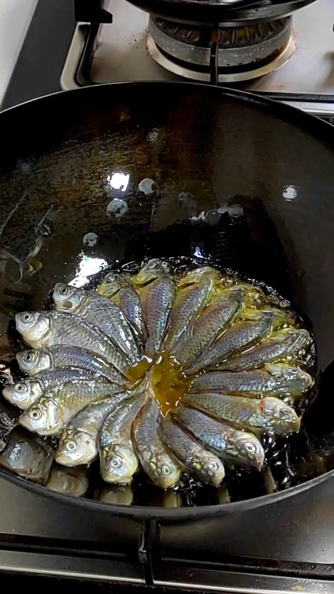 香煎小鱼这样做太好吃了
