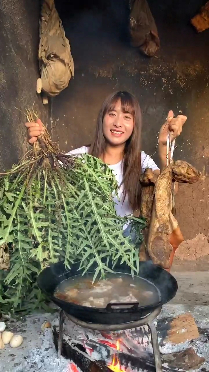 鸡刺根煮猪脚啦呀