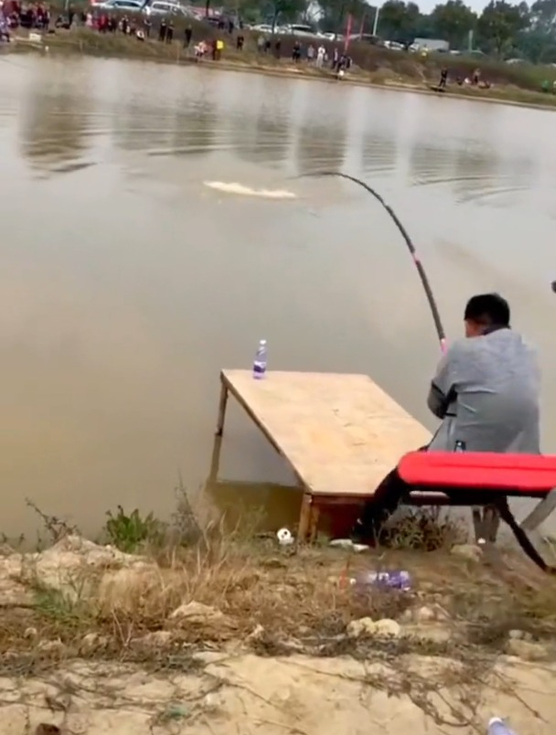 是鱼钩就能钓鱼?错!老钓鱼人选钩只看这几点!