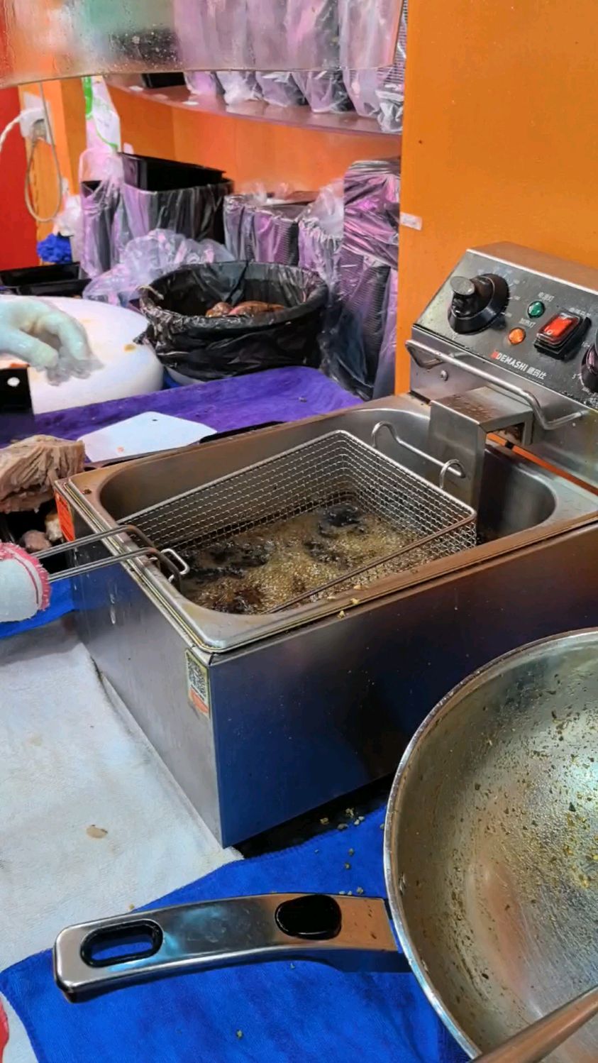 片皮鸭架用什么油炸