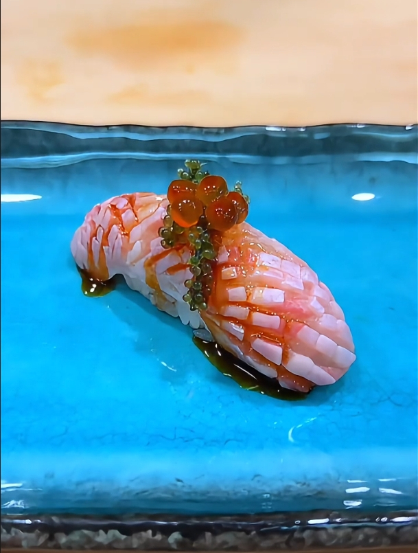 魅力无限:比目鱼鳍收握寿司的风味与制作揭秘