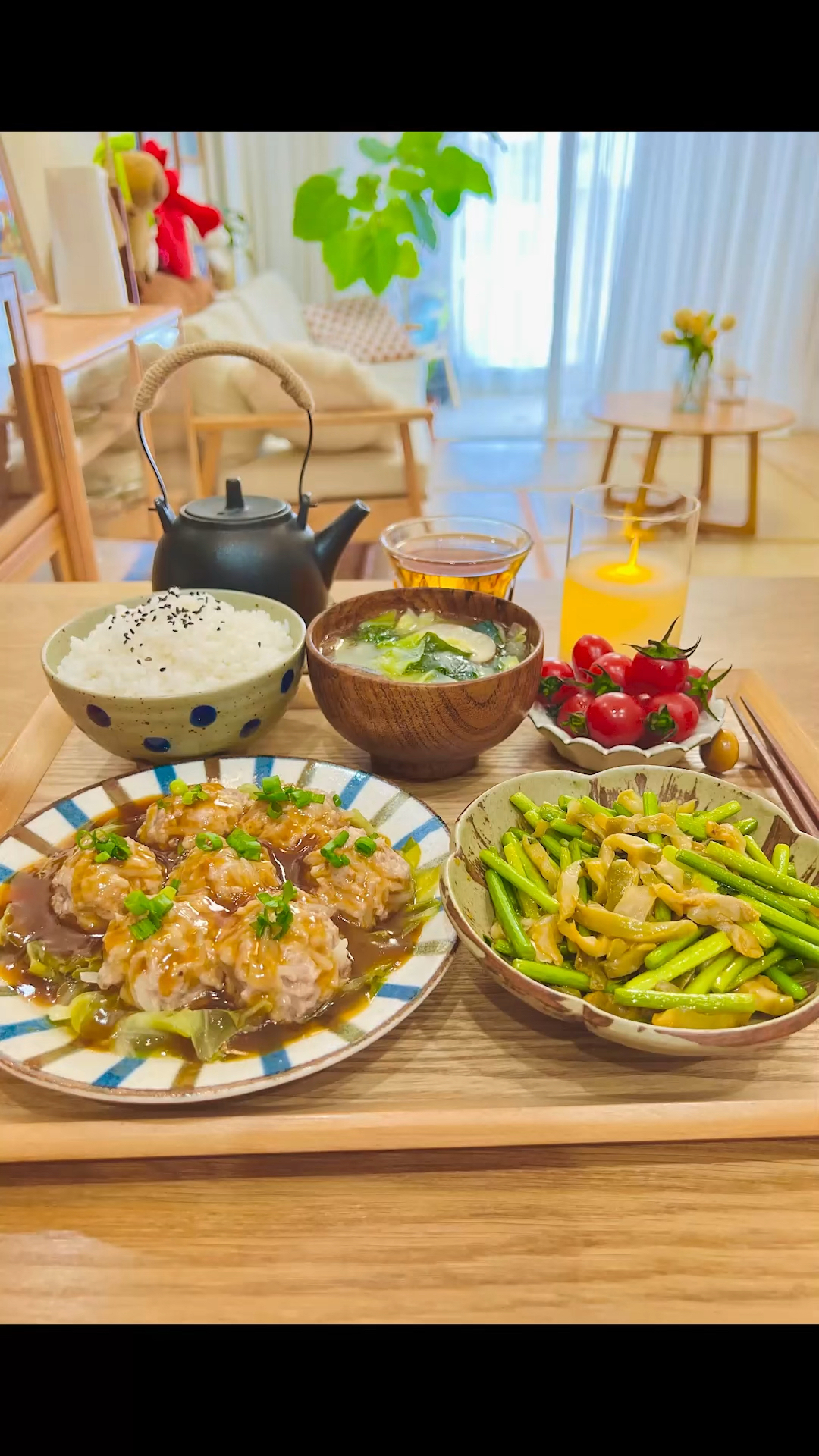 一人食vlog:豆芽猪肉丸|蒜苔炒榨菜|包菜香菇裙带汤