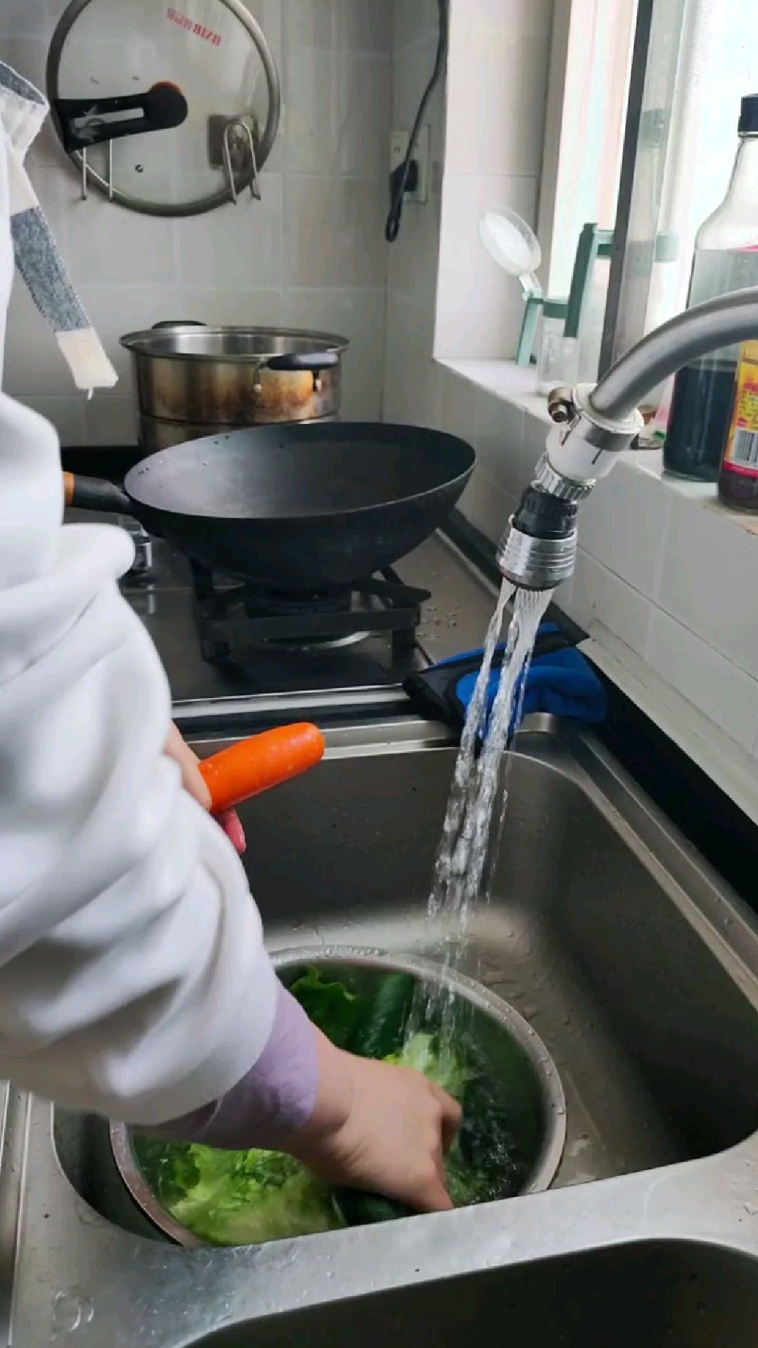 天热,吃个牛肉凉面吧