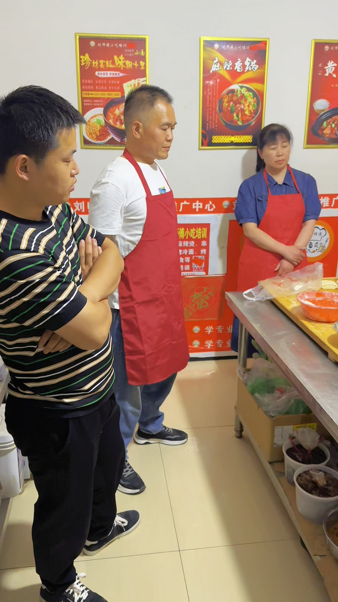 鸡蛋灌饼做法,濮阳小吃培训学校。
