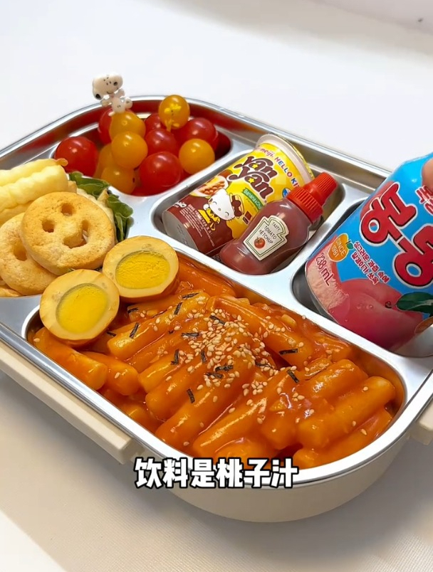 裹满酱汁的炒年糕超级香