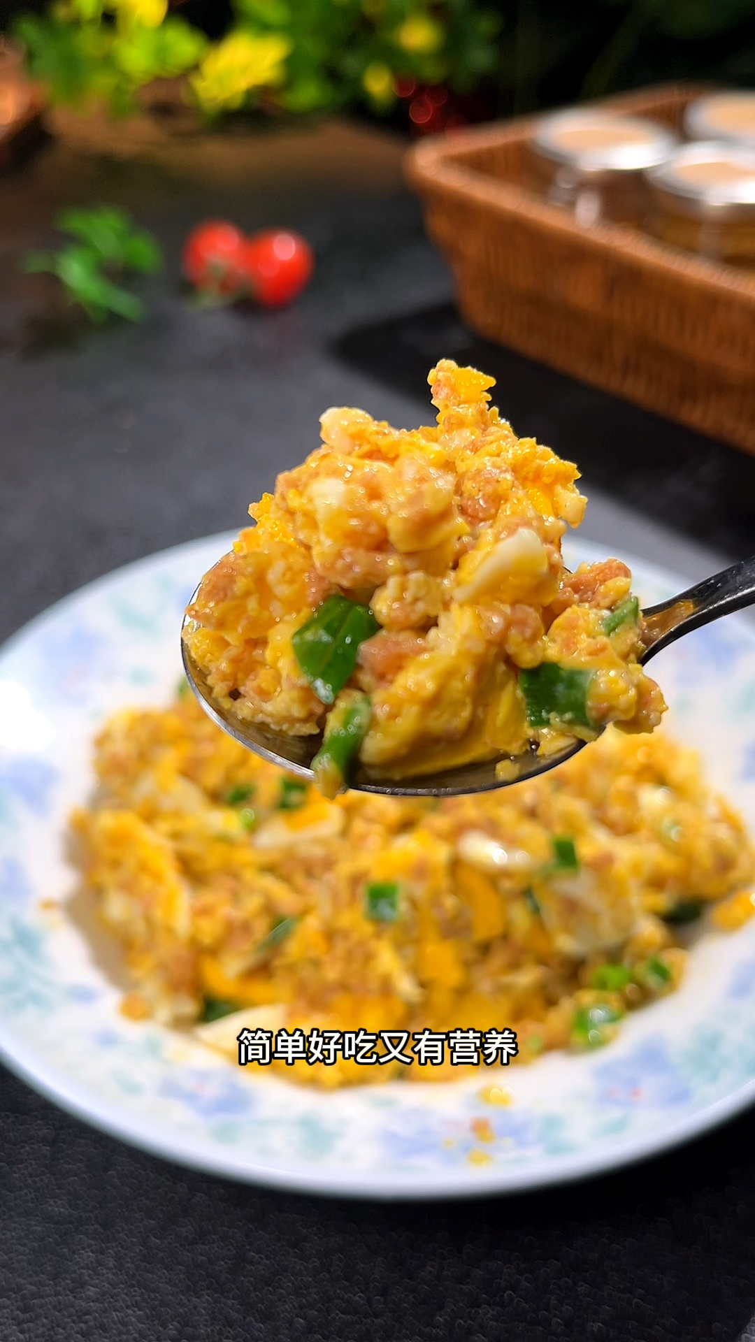不知道炒什么菜的时候,你就做这道虾酱炒鸡蛋,营养又好吃