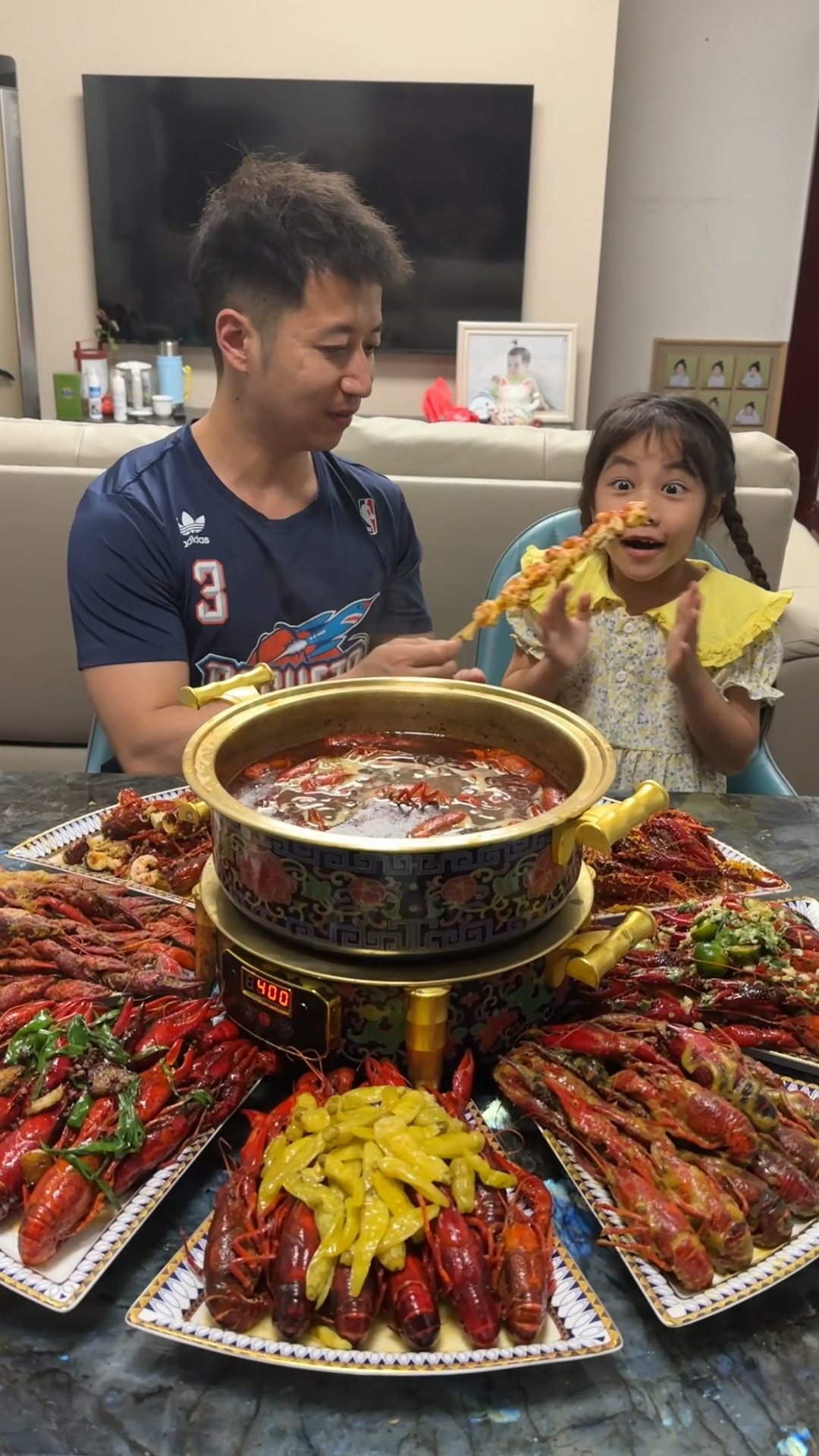 我今天又双叒叕长见识了!最大的小龙虾叫【炮头】还能做9种吃法