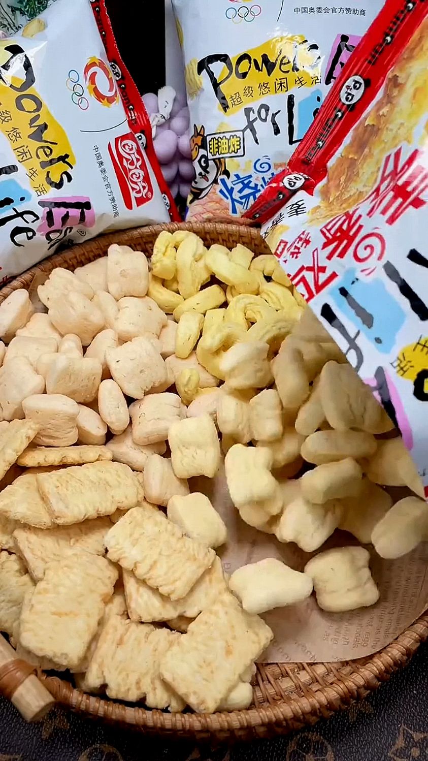盼盼麦香鸡味块一种休闲零食,其独特的口味和口感而受广泛好评!