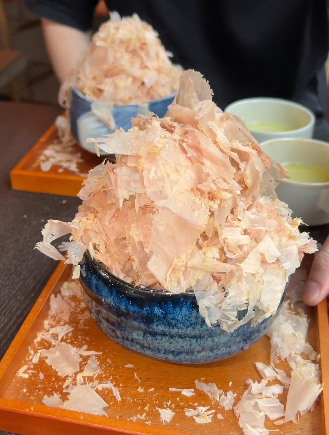 刨新鲜鲣鱼片拌饭