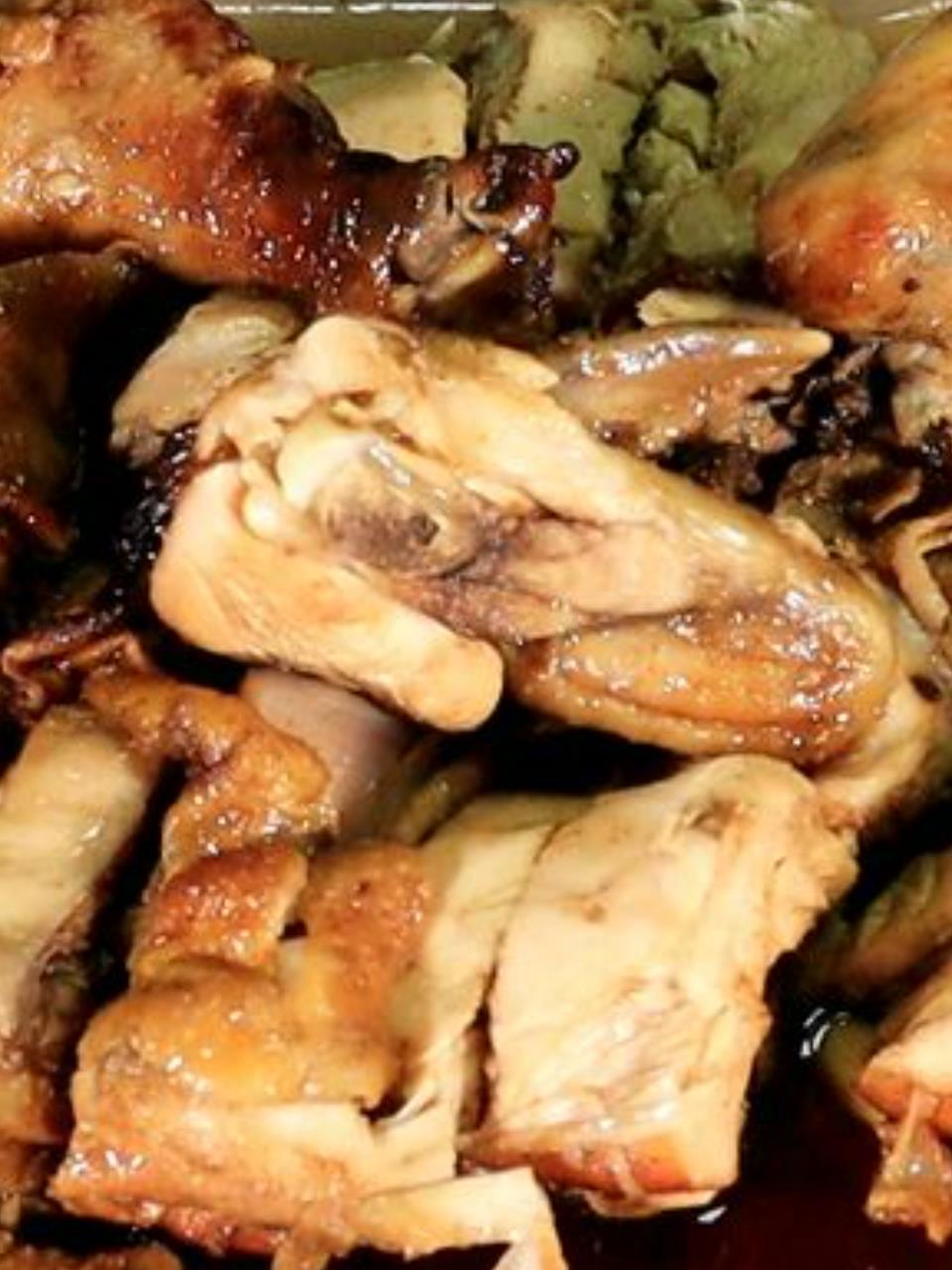 三十年老店烤鸡,甜而不腻,外焦里嫩,一口就停不下来!2