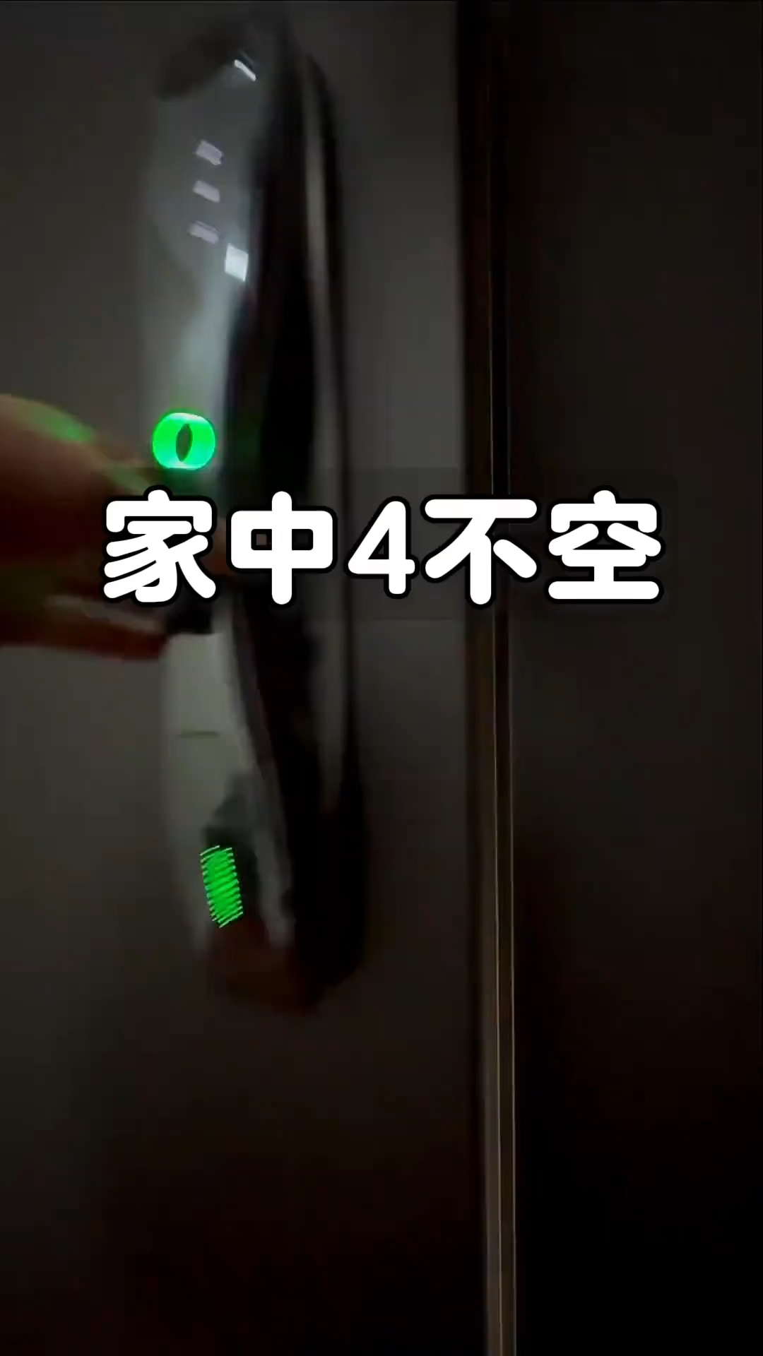 这面墙叫沙发背景墙,不会选画的看过来! #客厅挂画 #油画 #装饰