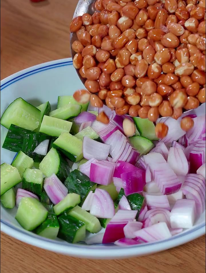 家常凉菜凉拌花生米