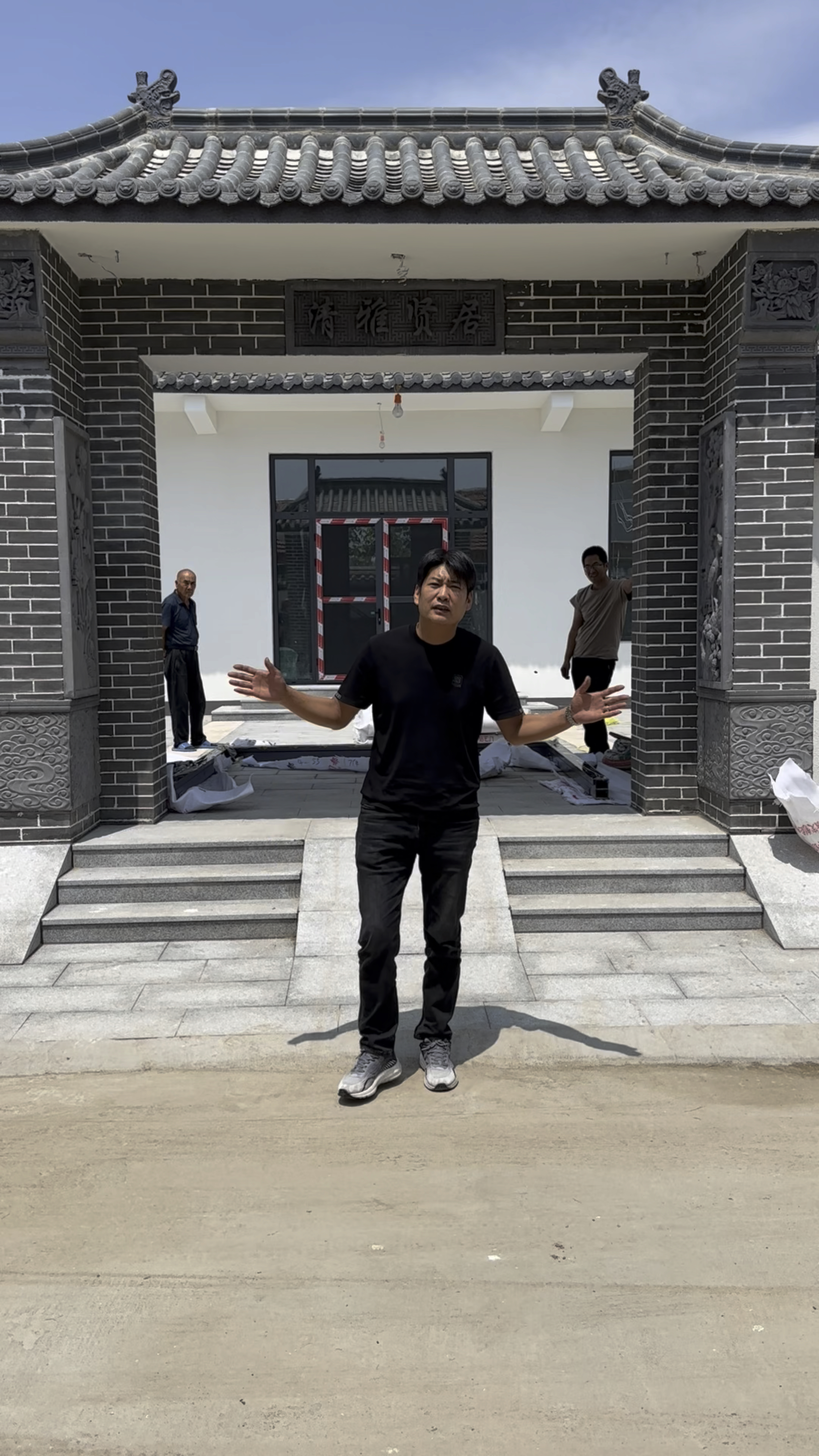 徽派建筑,大铜门安装现场