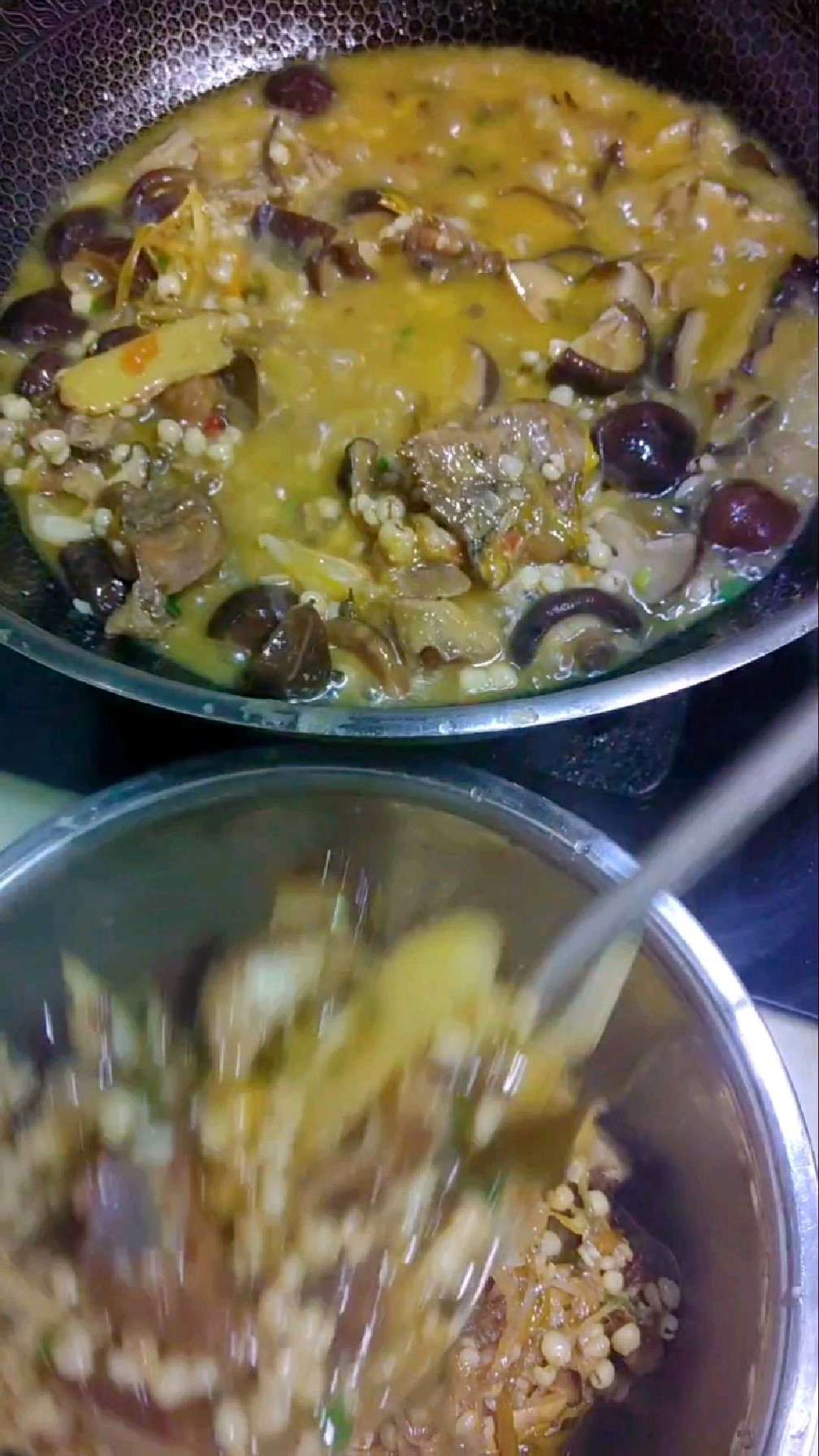 香菇炖鸡块,加点黄花菜