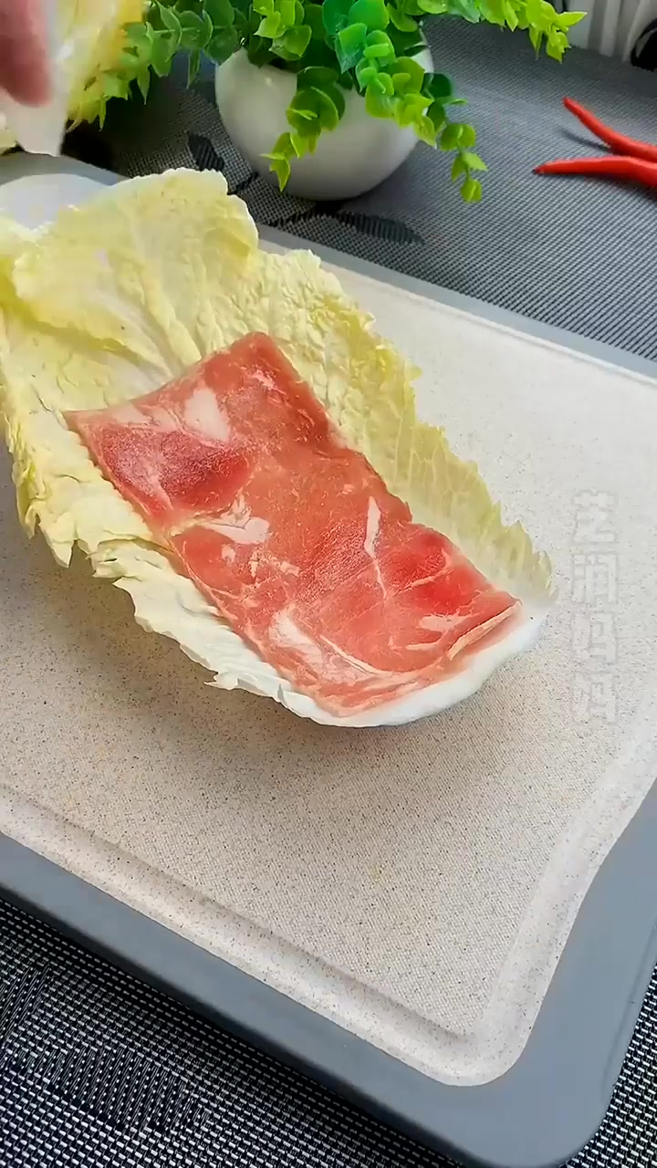 白菜不要再炒着吃了,像我这样做个千层白菜肥牛煲吃吃吧