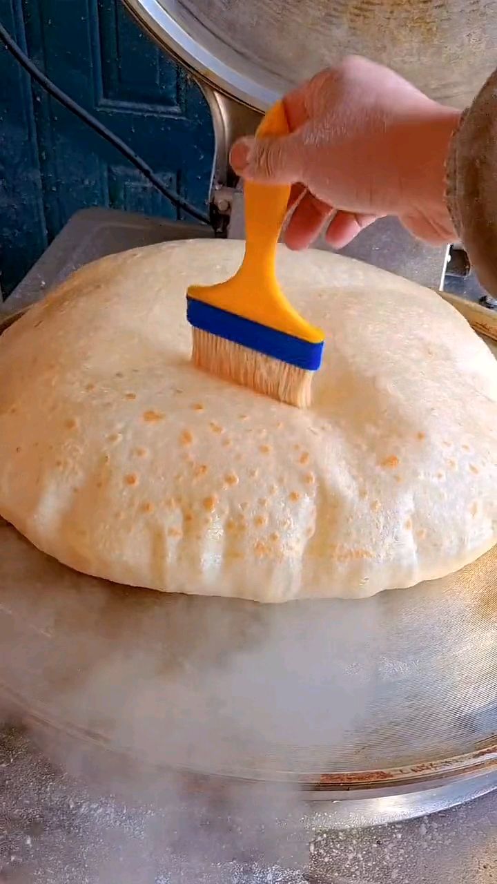 今天咱们来做一个家常油饼