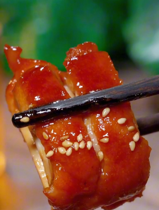 做这个叉烧鸡腿饭,三碗米饭都不够吃