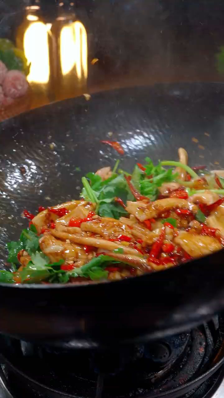 这样炒出的鱿鱼 怎么吃都不腻