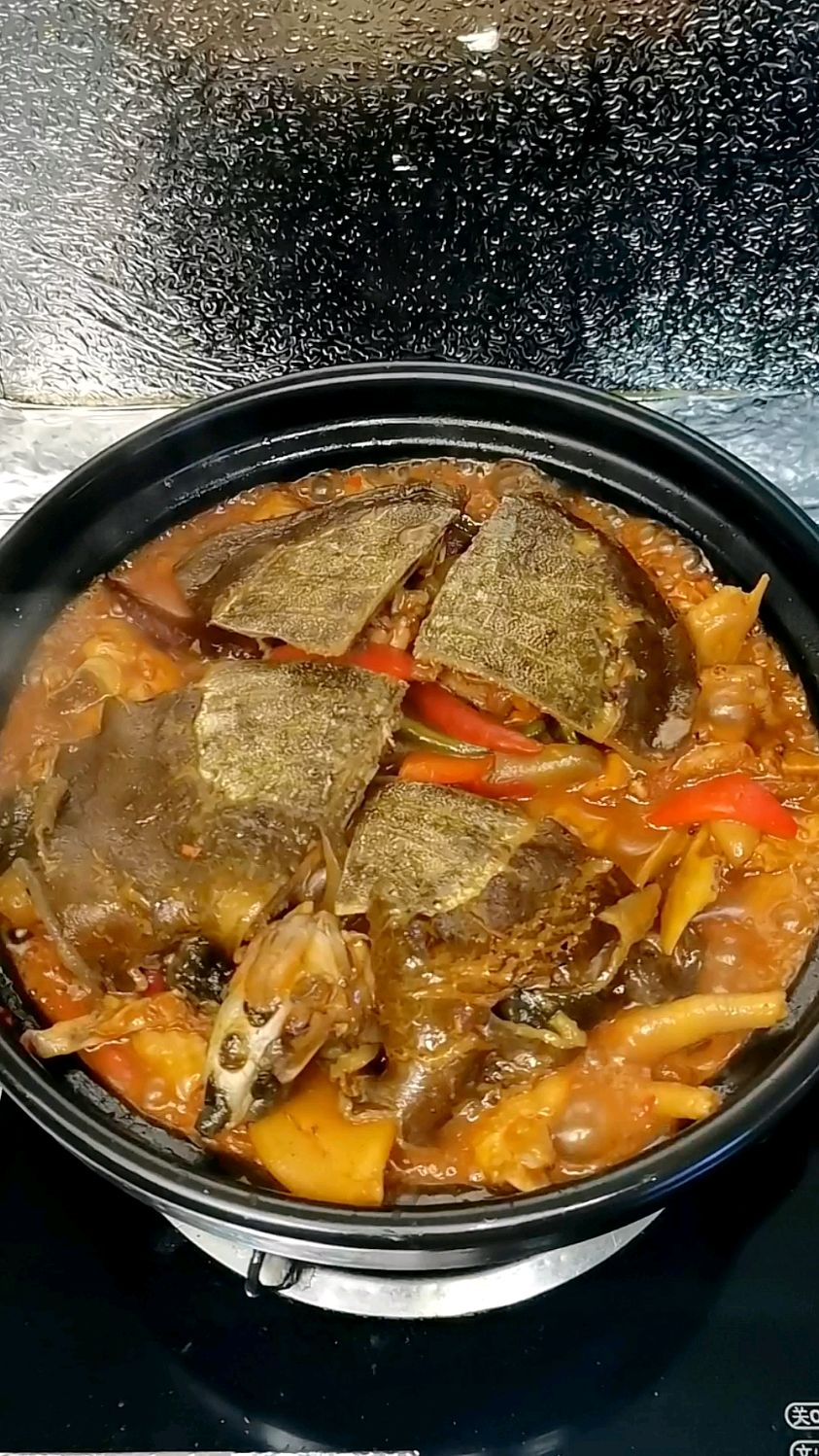 家常菜一顿不超10元:今日菜系:红烧甲鱼